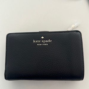 LEILA MEDIUM COMPARTMENT BIFOLD WALLET